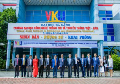 Đại sứ đặc mệnh toàn quyền Đại Hàn Dân Quốc tại Việt Nam Choi Youngsam thăm và làm việc về định hướng phát triển VKU trở thành trường đại học hàng đầu Việt Nam và xếp hạng quốc tế